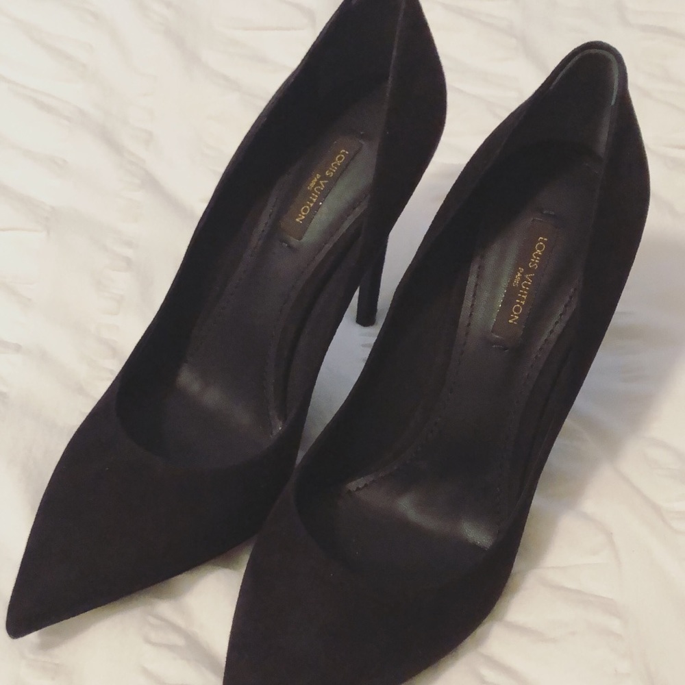 Brand New Louis Vuitton Suede Eyeline Heels